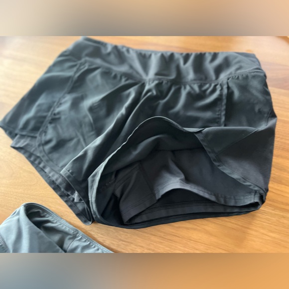 2 pair Mountain Hardware Running shorts, size Medium - Picture 5 of 6